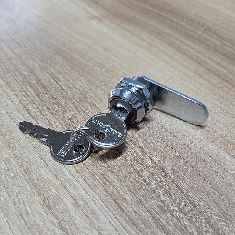 ЛРМ(ПР) 40x50, люк ревизионный металлический с пластиковой ручкой "Универсал"