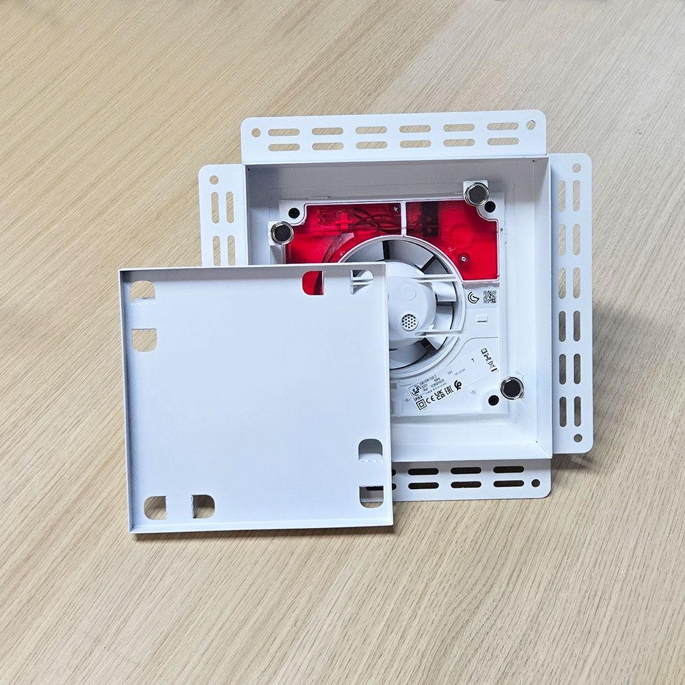 Вентиляционная решетка VRW 240x240 Tile / DECOR 200C (белая)