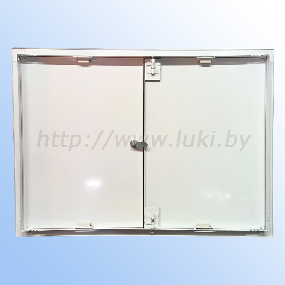 ЛМЗ 70х80/2 люк металлический с замком 2 дверцы